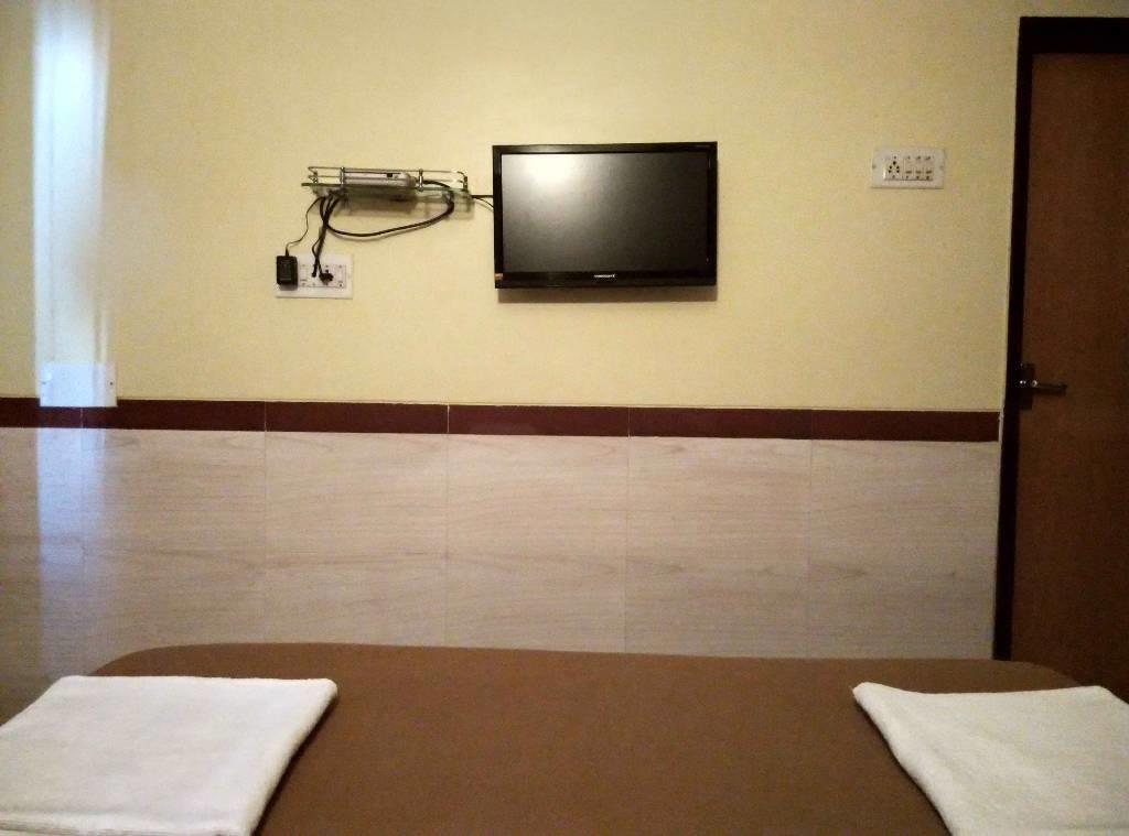 Girija Payyade Hotel Kalyān Extérieur photo