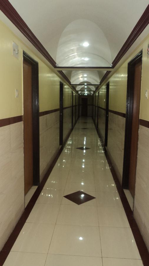 Girija Payyade Hotel Kalyān Extérieur photo
