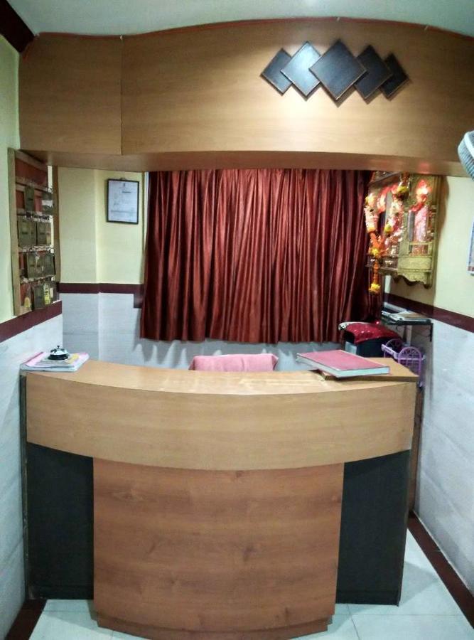 Girija Payyade Hotel Kalyān Extérieur photo