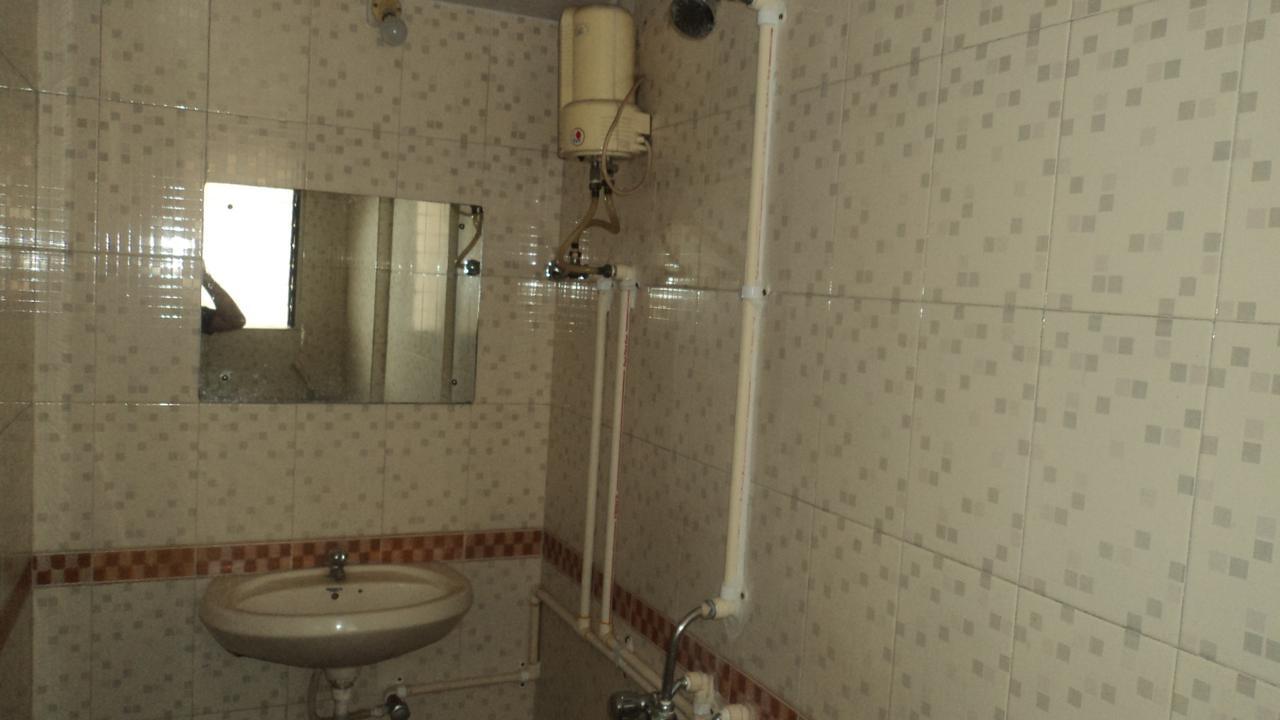 Girija Payyade Hotel Kalyān Extérieur photo